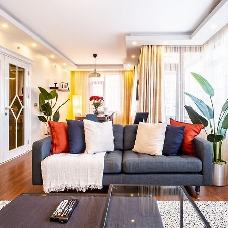 Apartmán Captivating Flat With Balcony Near Besiktas Pier Istanbulská provincie Exteriér fotografie